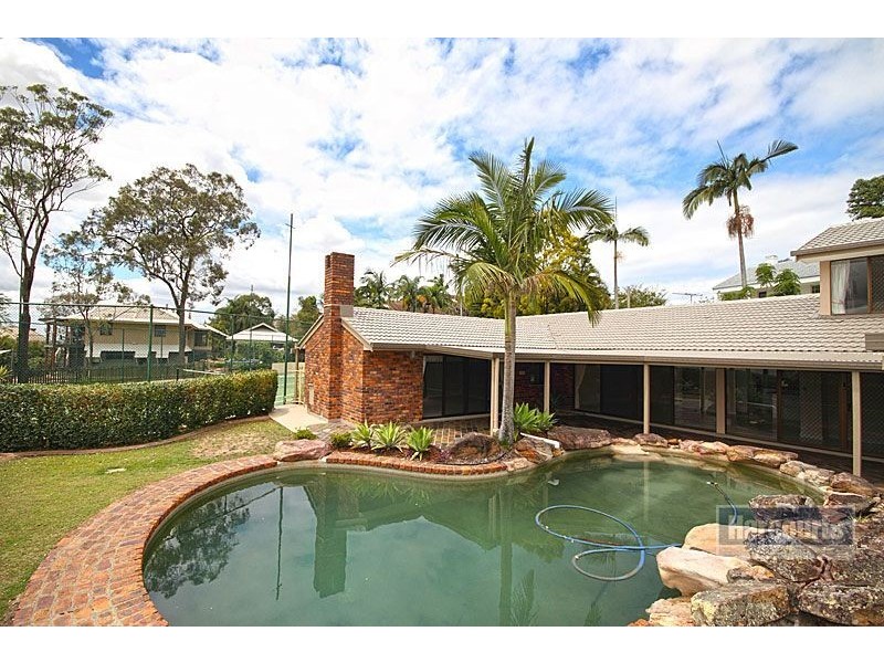 3 Sturt Ct, Mount Ommaney QLD 4074