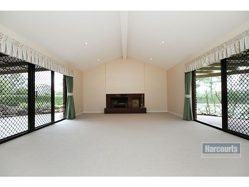 3 Sturt Ct, Mount Ommaney QLD 4074