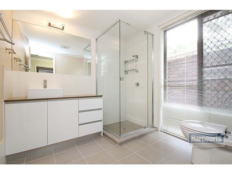 3 Sturt Ct, Mount Ommaney QLD 4074