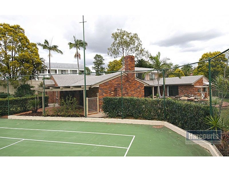 3 Sturt Ct, Mount Ommaney QLD 4074