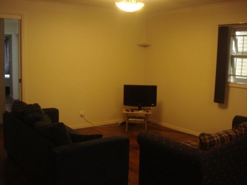 7 Kenton St, Chapel Hill QLD 4069