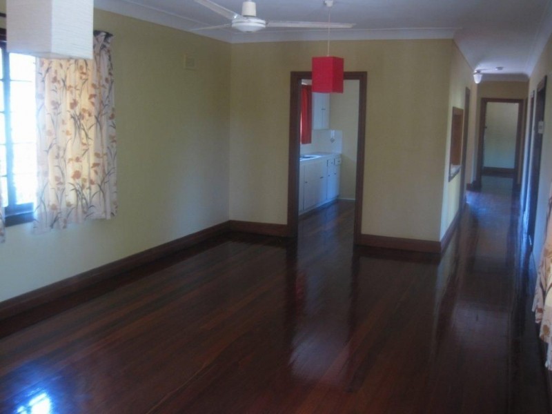 2 Hillsdon Rd, Taringa QLD 4068