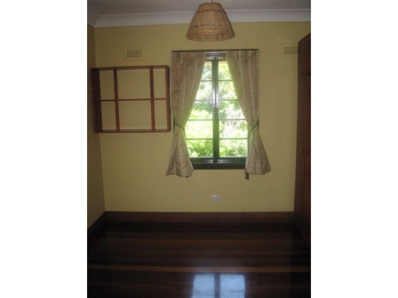 2 Hillsdon Rd, Taringa QLD 4068