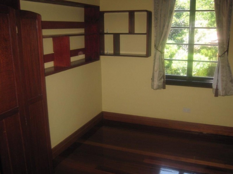 2 Hillsdon Rd, Taringa QLD 4068