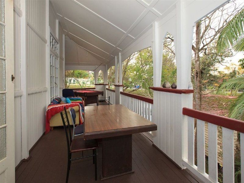 132 Sherwood Rd, Toowong QLD 4066