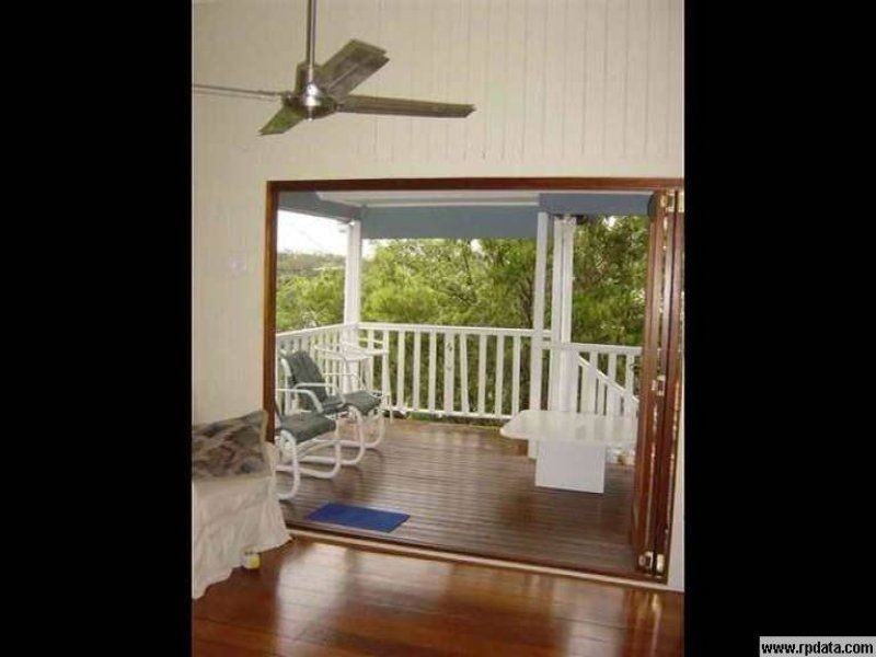 18 Confederate St, Red Hill QLD 4059