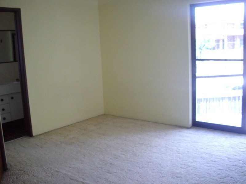 8/5 Grosvenor Rd, Indooroopilly QLD 4068