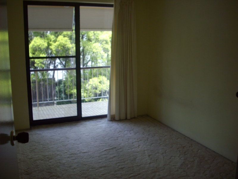 8/5 Grosvenor Rd, Indooroopilly QLD 4068