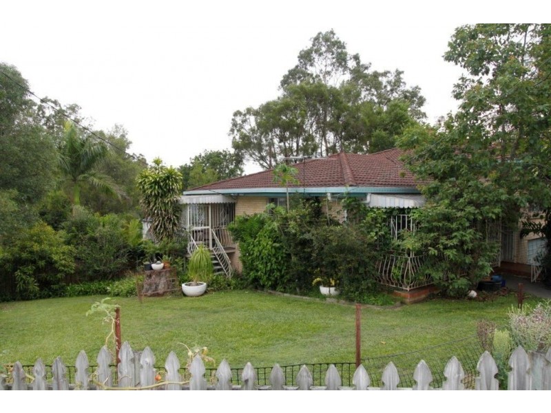 245 Chapel Hill Rd, Chapel Hill QLD 4069