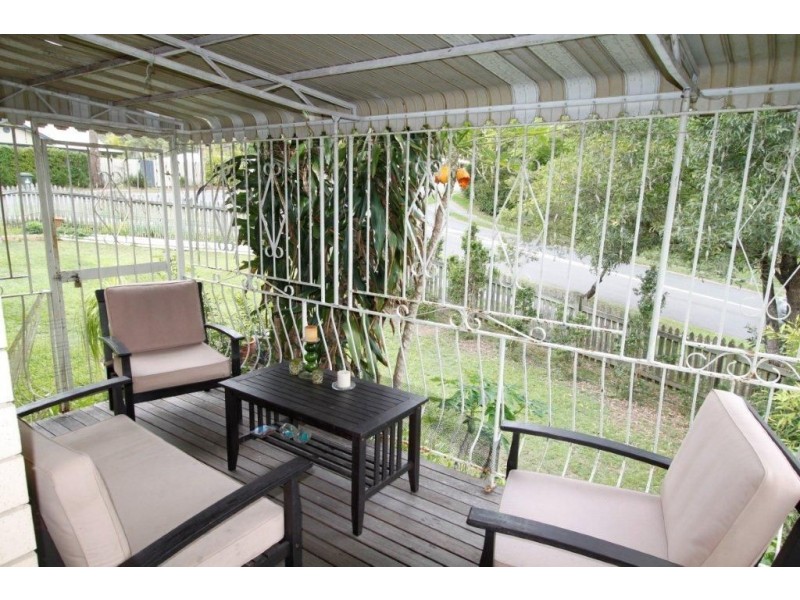 245 Chapel Hill Rd, Chapel Hill QLD 4069