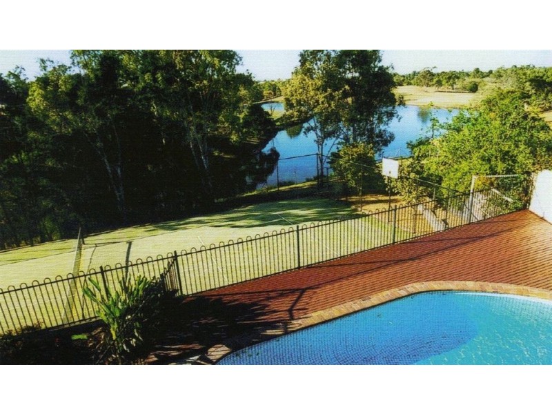 10 St Andrews Pl, Indooroopilly QLD 4068