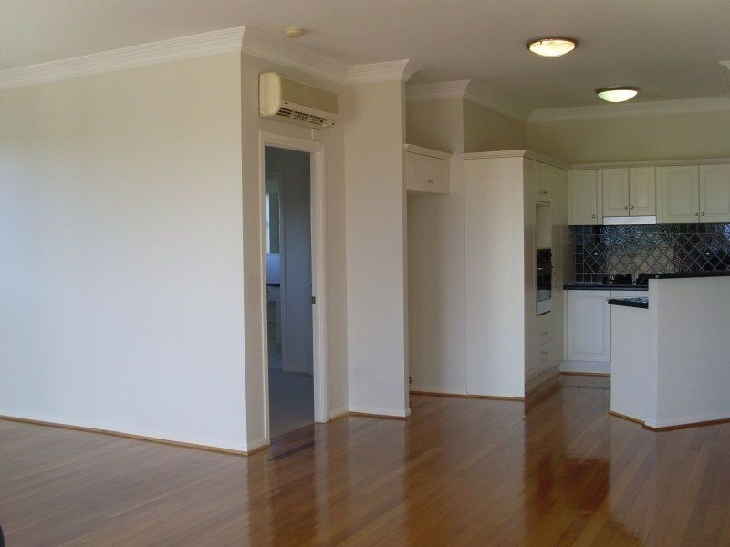 4/58 Sisley St, St Lucia QLD 4067