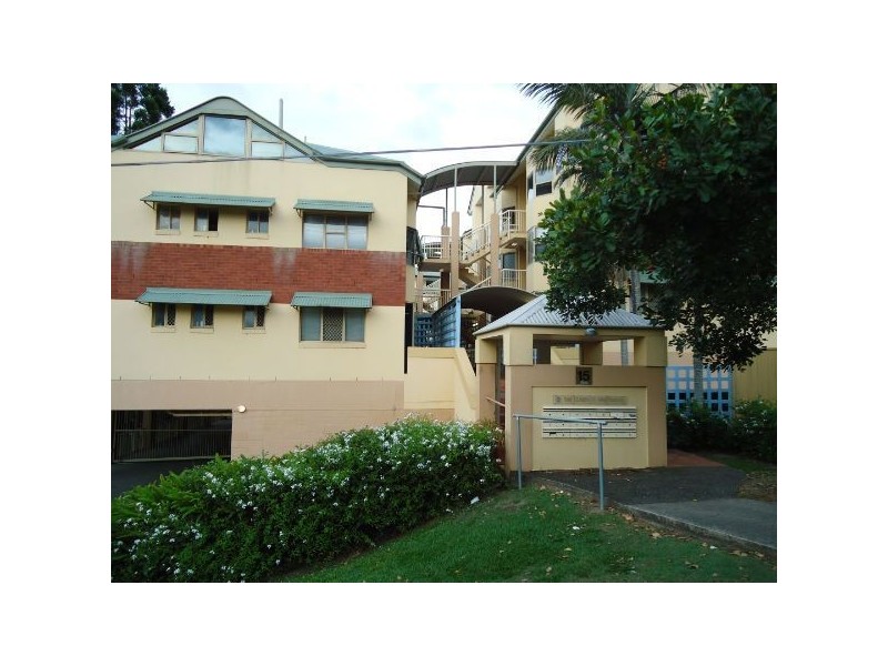 4/15 Clarence Rd, Indooroopilly QLD 4068