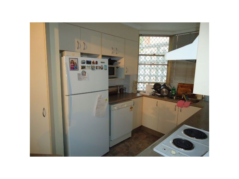 4/15 Clarence Rd, Indooroopilly QLD 4068