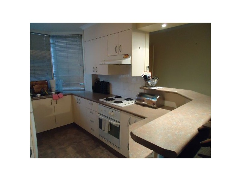 4/15 Clarence Rd, Indooroopilly QLD 4068
