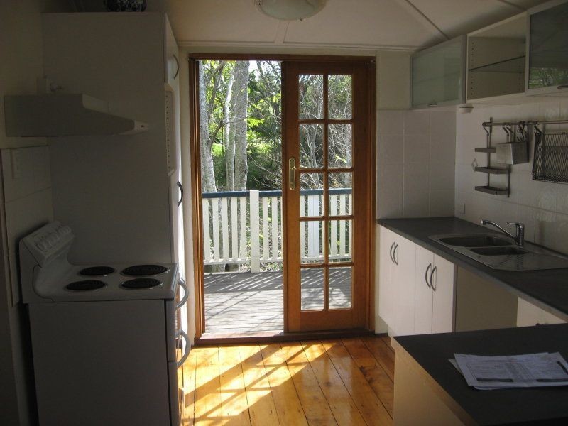 5 Huxham Tce, Auchenflower QLD 4066