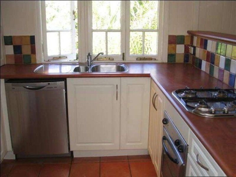 132 Waverley Rd, Taringa QLD 4068