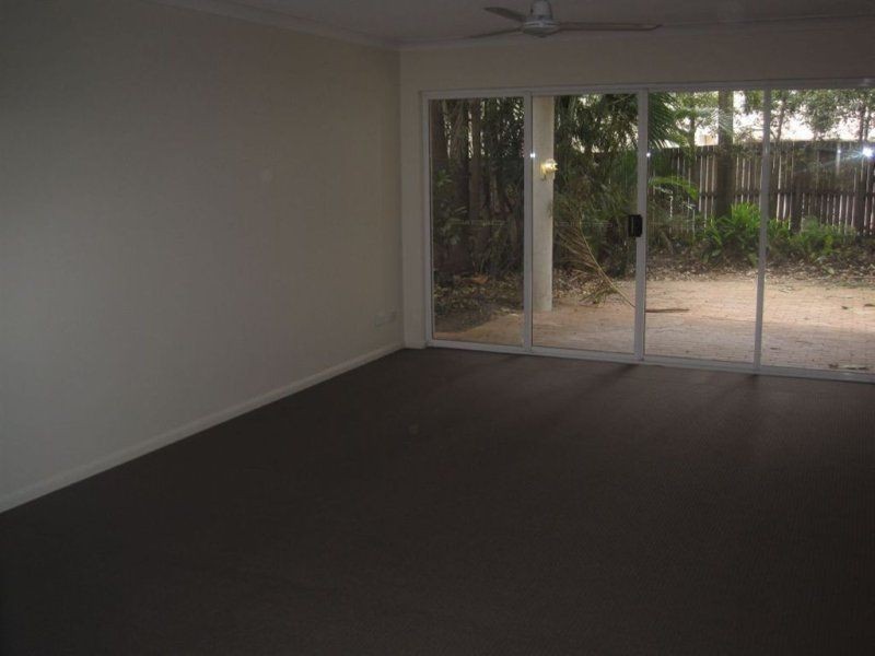 1/212 Sir Fred Schonell Dr, St Lucia QLD 4067