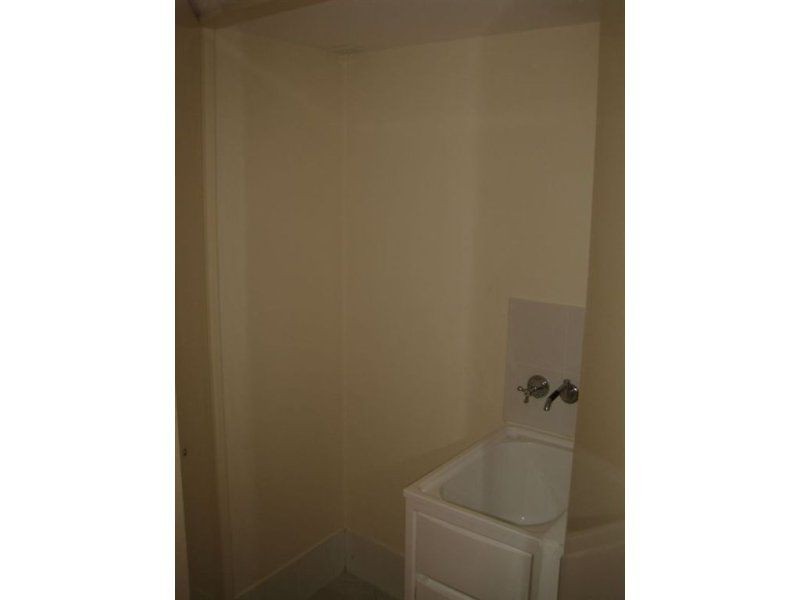 1/212 Sir Fred Schonell Dr, St Lucia QLD 4067