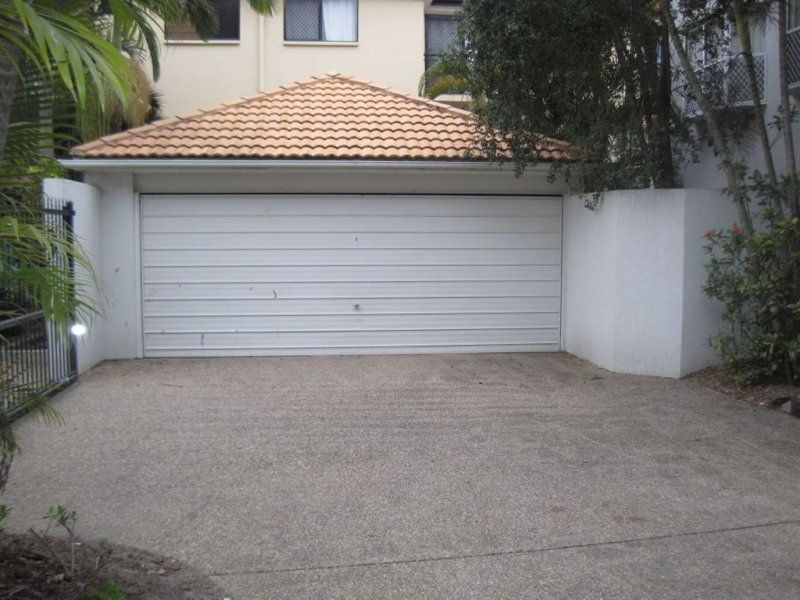 1/212 Sir Fred Schonell Dr, St Lucia QLD 4067