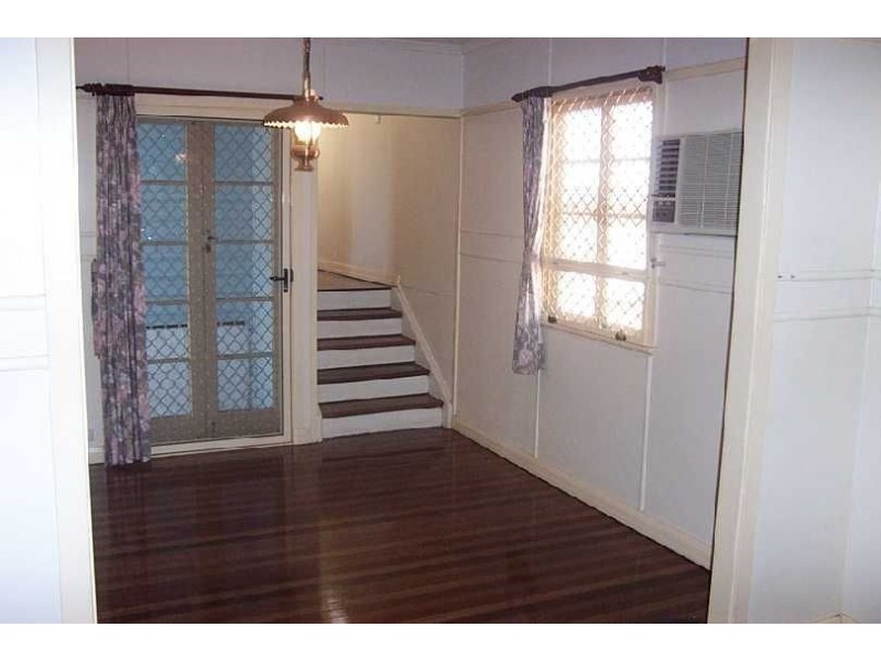 12 Camira St, St Lucia QLD 4067