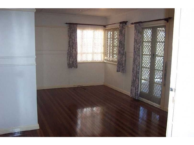 12 Camira St, St Lucia QLD 4067