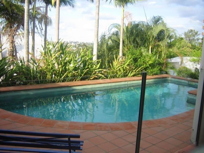 24 Swann Rd, Taringa QLD 4068