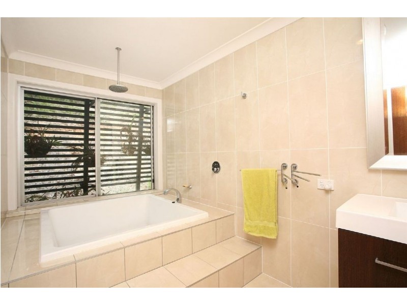 38 Leila Place, Pullenvale QLD 4069