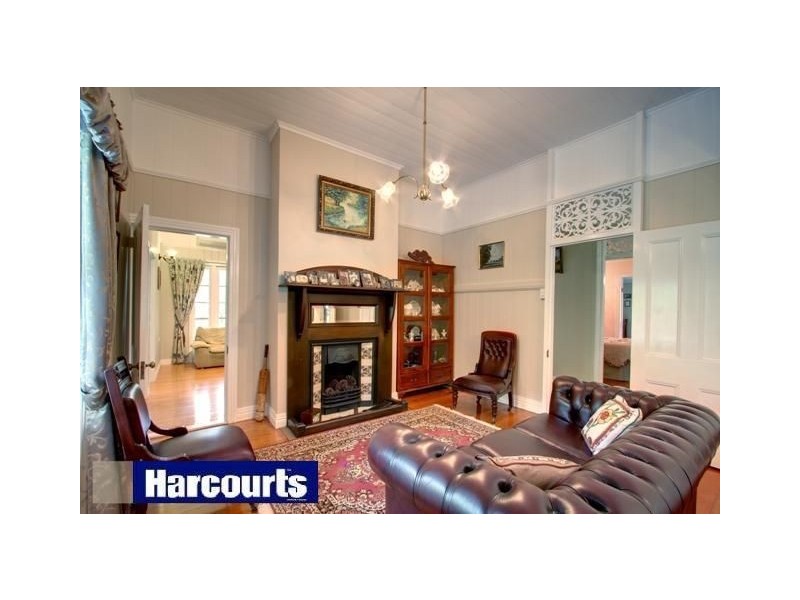 31 Airlie Rd, Pullenvale QLD 4069