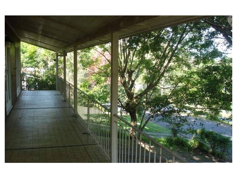 38 Newcomen St, Indooroopilly QLD 4068