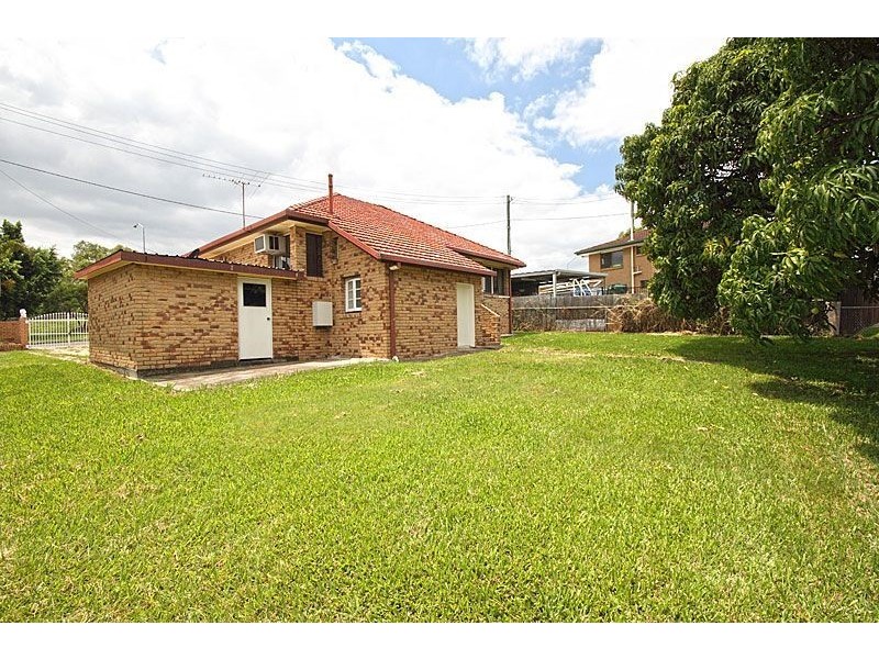 8 Harcourt Road, Darra QLD 4076