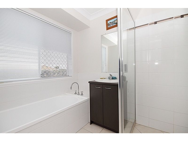 19 Regency Cres, Moggill QLD 4070