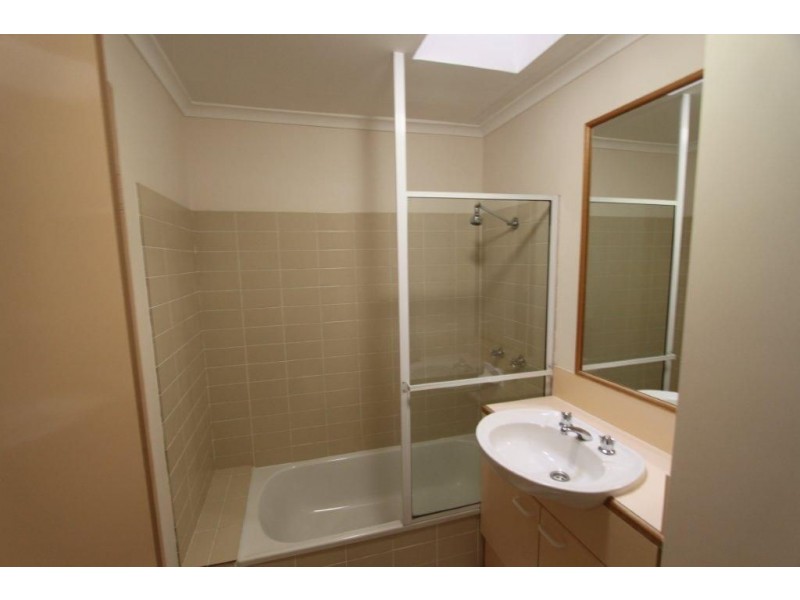 7/23 Bishop St, St Lucia QLD 4067