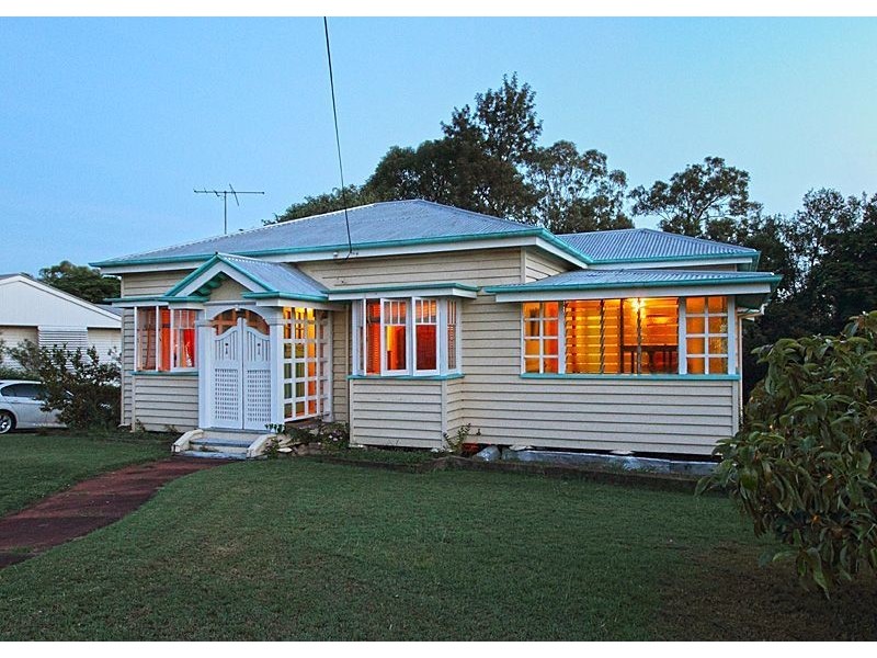 13 Holdsworth Road, North Ipswich QLD 4305