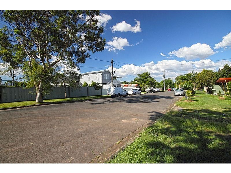 67 Magee, Graceville QLD 4075