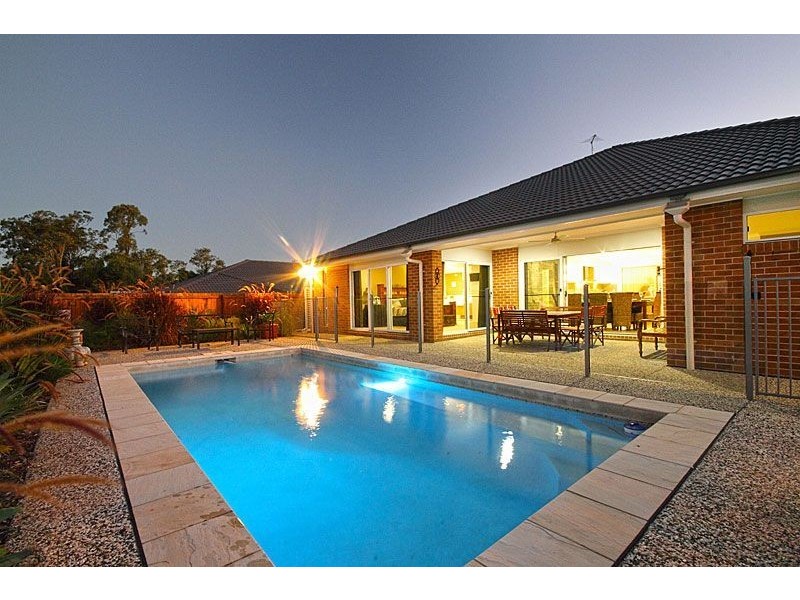 4 Kauri Pine Close, Moggill QLD 4070