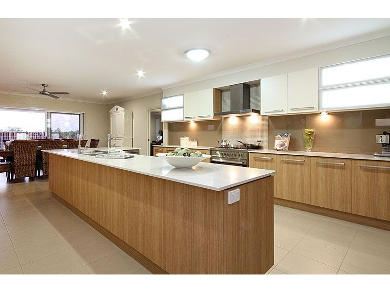 4 Kauri Pine Close, Moggill QLD 4070
