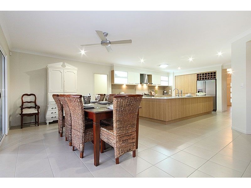 4 Kauri Pine Close, Moggill QLD 4070