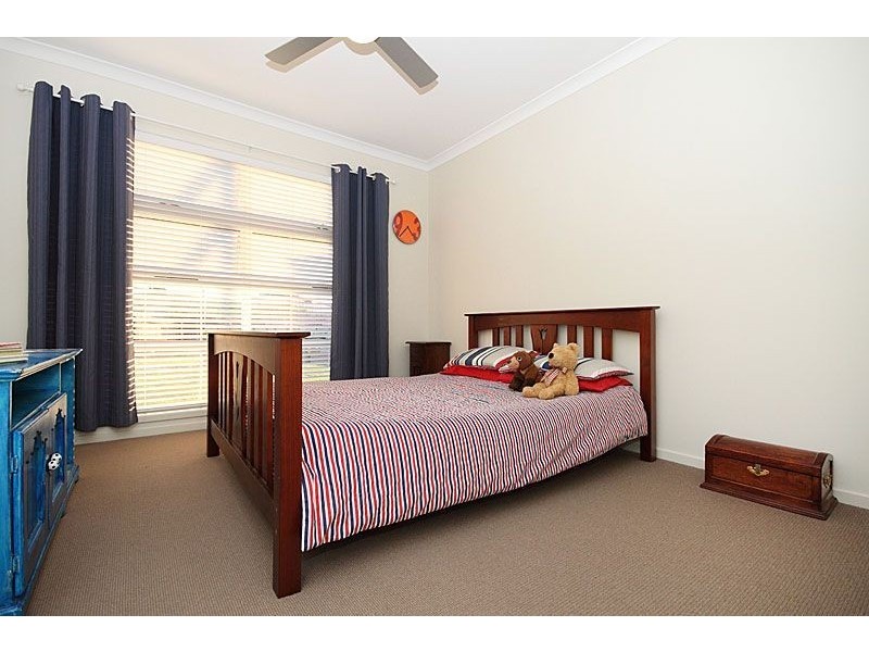 4 Kauri Pine Close, Moggill QLD 4070