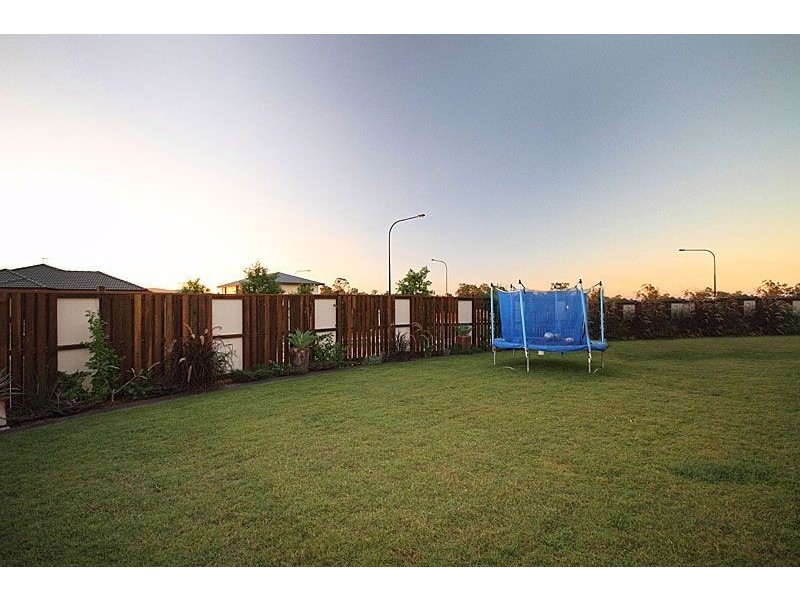 4 Kauri Pine Close, Moggill QLD 4070