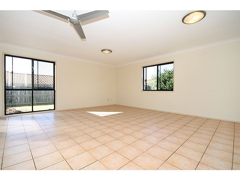 2 Wandi Close, Riverhills QLD 4074