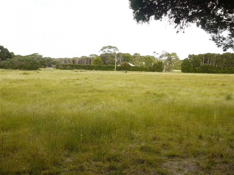 1 Rankins Road, Naracoopa TAS 7256