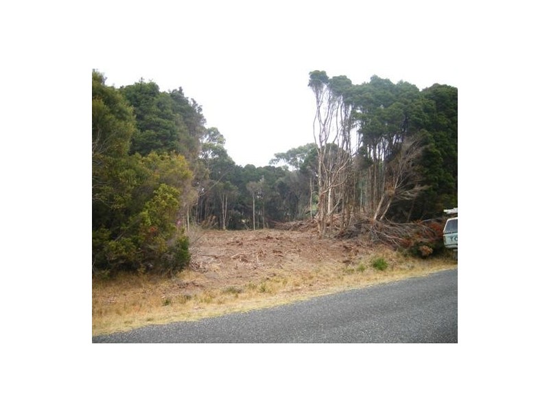 2200 Fraser Road, Naracoopa TAS 7256