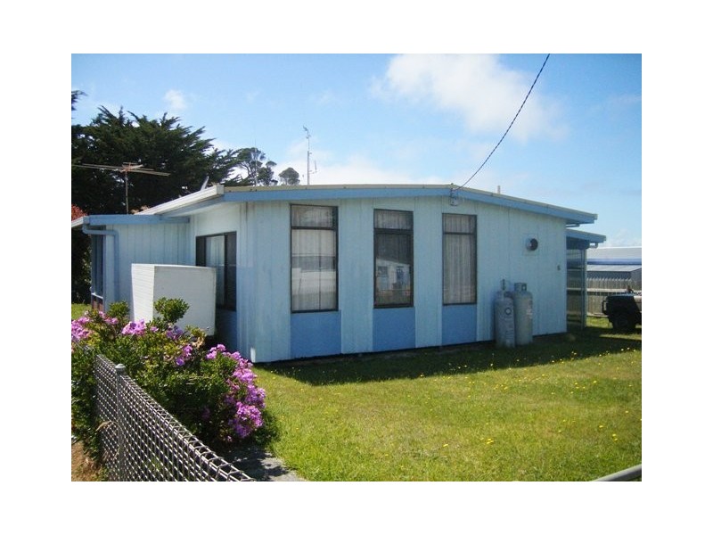 6 Blackwood Street, Grassy TAS 7256