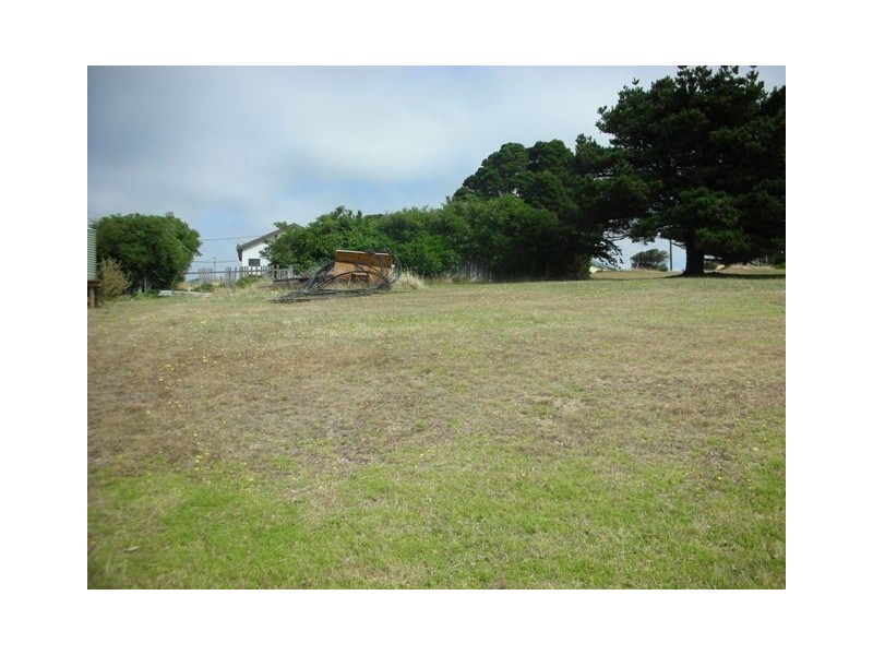 22 Sassafras Street, Grassy TAS 7256