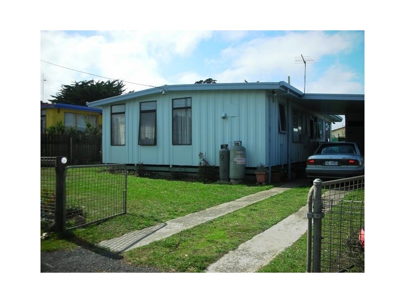 10 Blackwood Street, Grassy TAS 7256