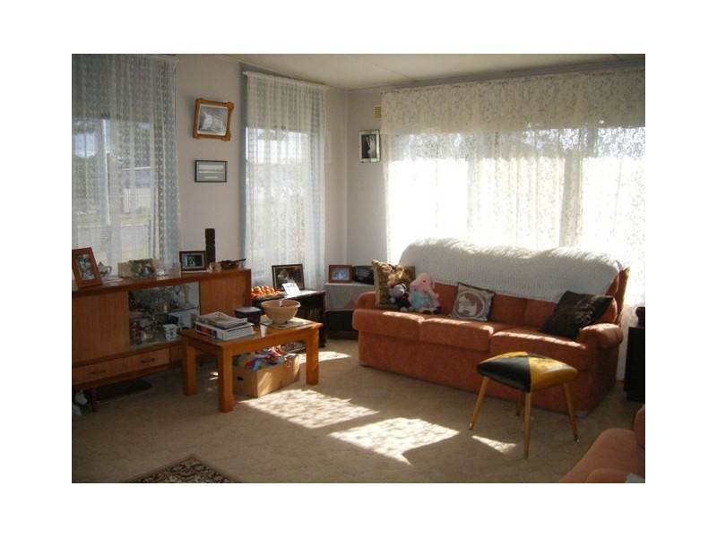 10 Blackwood Street, Grassy TAS 7256