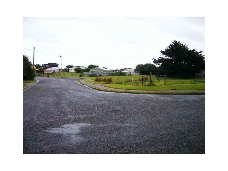 11 Curtain Avenue, Currie TAS 7256