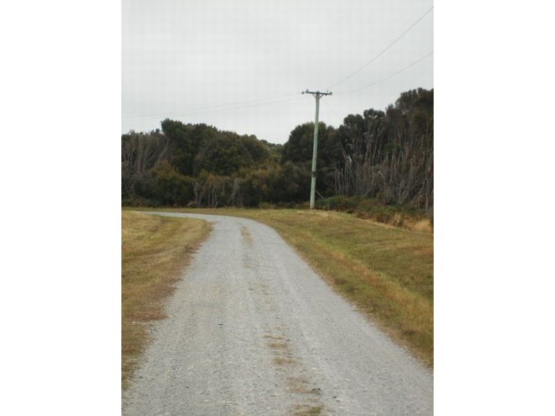 8 Skyline Drive, Naracoopa TAS 7256