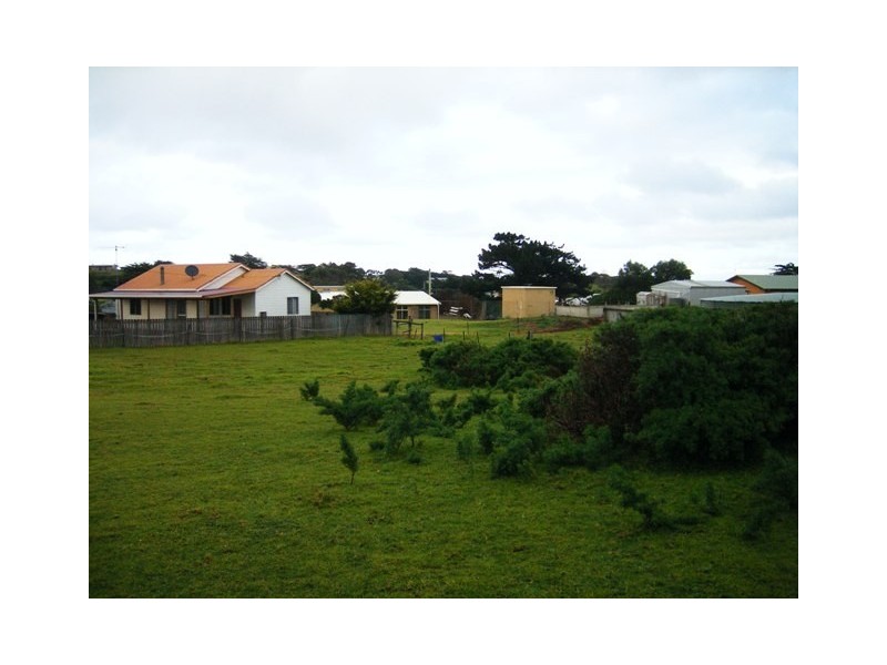 13 Curtain Avenue, Currie TAS 7256